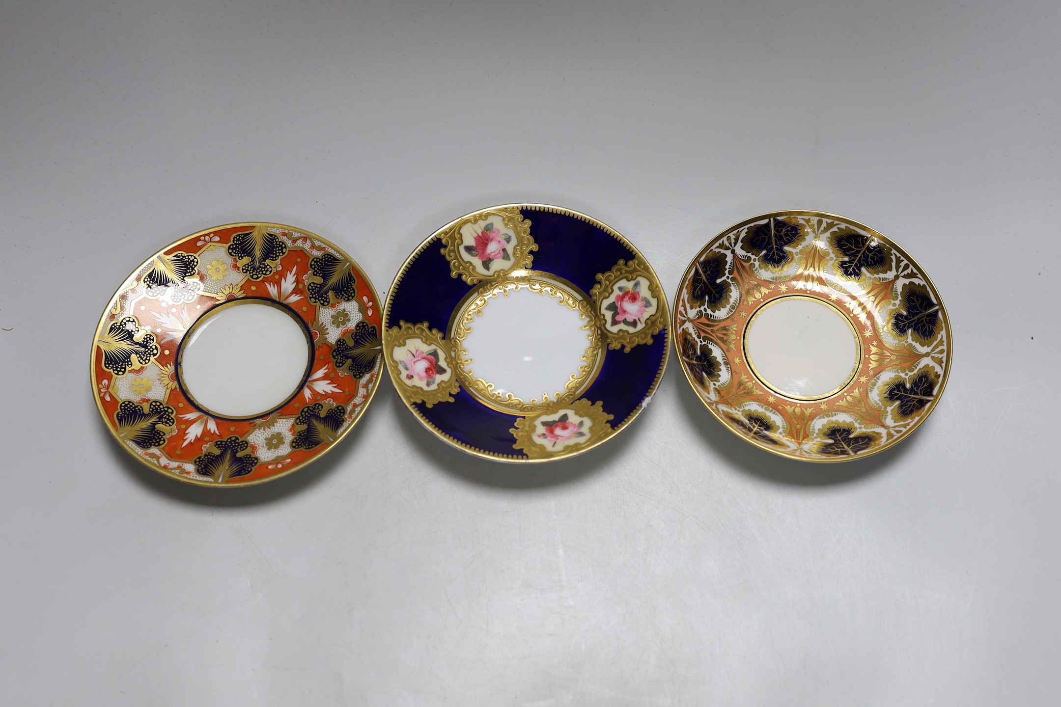 A selection of various English porcelain tea cups and saucers, to include Barr Flight Barr